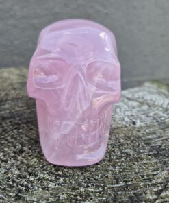 Alternative view of Braziliaanse rozenkwarts skull