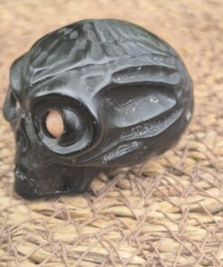 Alternative view of Zwarte obsidiaan alien skull