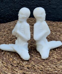 Alternative view of Witte jade yoga skelet