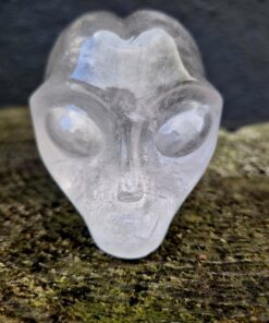 Alternative view of Starbeïng schedel van bergkristal 2