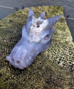 Alternative view of Agaat geode draken schedel