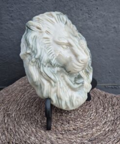 Alternative view of Jade leeuwenkop