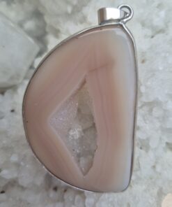 Alternative view of Agaat hanger