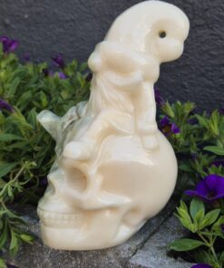 Afgaanse jade skull met kabouter