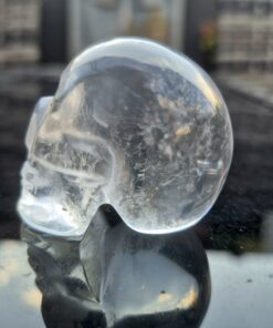 Alternative view of Braziliaanse lemuurkwarts skull A